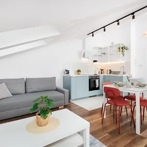 Trailside - By Upstairs Apartament