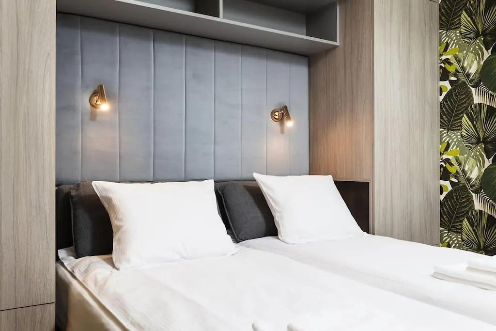 Apartment Verdant Oasis - Old Town Studio - By Upstairs Krakow